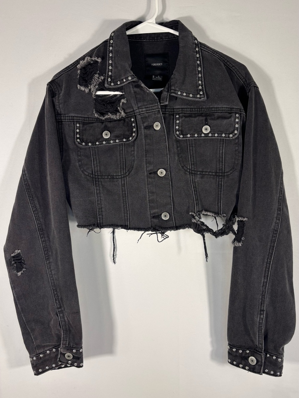 Forever 21 Black Distressed Studded Cropped Denim Jacket Size Small
